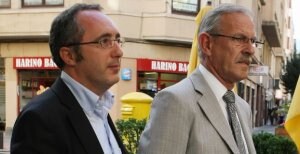 Sergio Etxebarria, presidente de Bilbao Centro, y Pedro Alvarado, de la asociación Abando, Ensanche, Distrito 6. / P. URRESTI