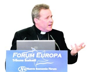 El obispo Iceta defendió el 'no al aborto' en el Forum Europa./ J. ALEMANY