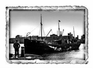 El 'Robin' regresa a puerto británico en una fotografía tomada en 1974.