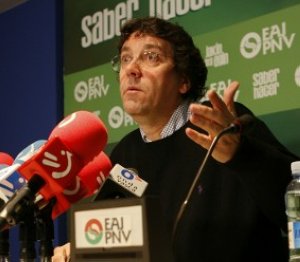 Gerenabarrena, en una rueda de prensa el pasado lunes. ::
R. GUTIÉRREZ