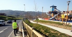 El parque multideportivo Ganerantz ocupa 20.000 metros cuadrados entre la rotonda de Ibarrola y el eje del Ballonti. ::
JORDI ALEMANY