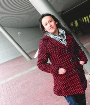 La joven ecuatoriana Azucena Cañar lleva diez años residiendo en Logroño. ::
ALFREDO IGLESIAS