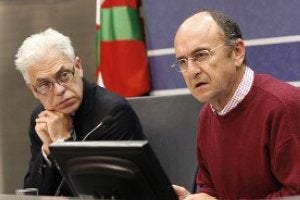 Fernández y Ladrón de Guevara, ayer en Bilbao. ::
EFE