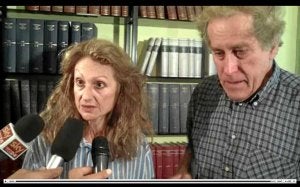 El matrimonio reclamó entre lágrimas ayer el regreso de su hija.