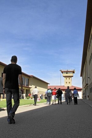 Un grupo de presos, en el interior de una cárcel española. ::                         EFE