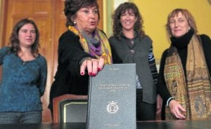 'Flexiones verbales y lexicón del euskera dialectal de Eibar' es el libro que será objeto de una lectura pública. ::
FÉLIX MORQUECHO