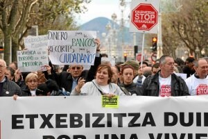Los participantes en la protesta corearon consignas contra los bancos. / Lusa