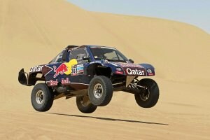 Carlos Sainz, en un momento de la primera etapa del Dakar, disputada ayer. ::
EFE