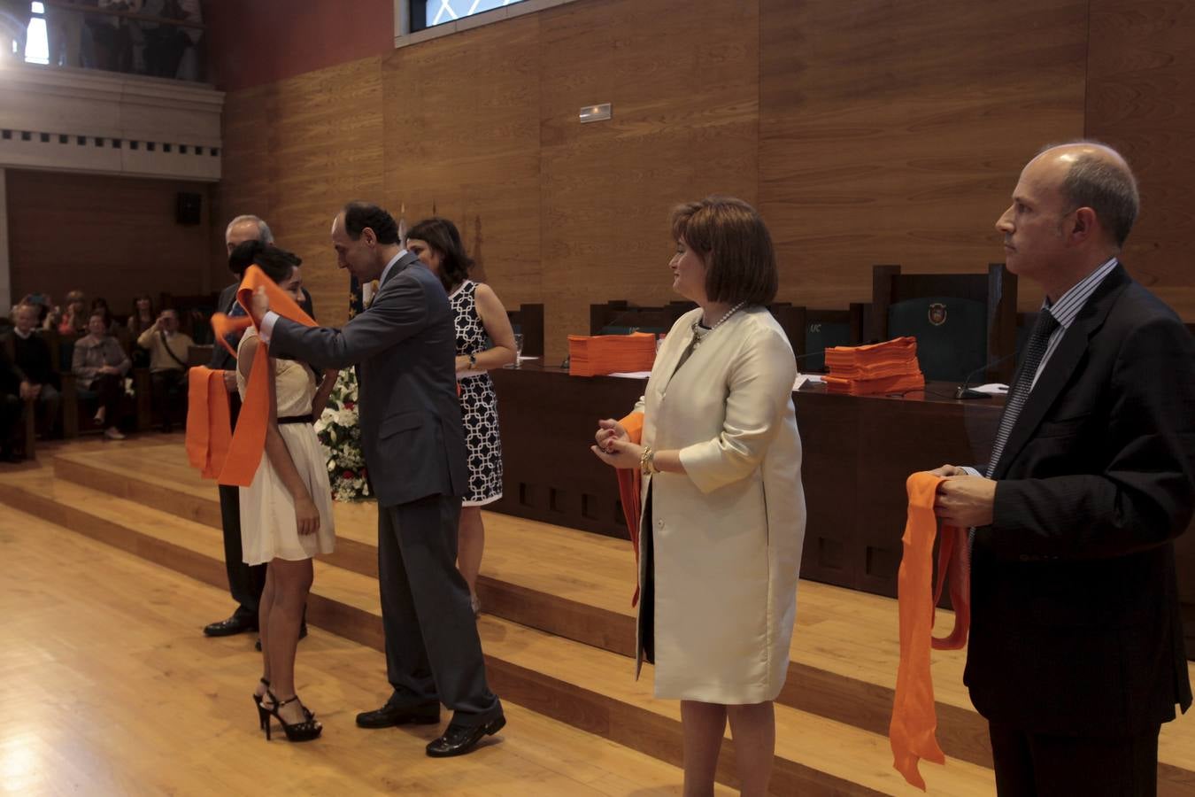 Los primeros grauados en Direción y Administración de Empresas d ela UC se gradúan