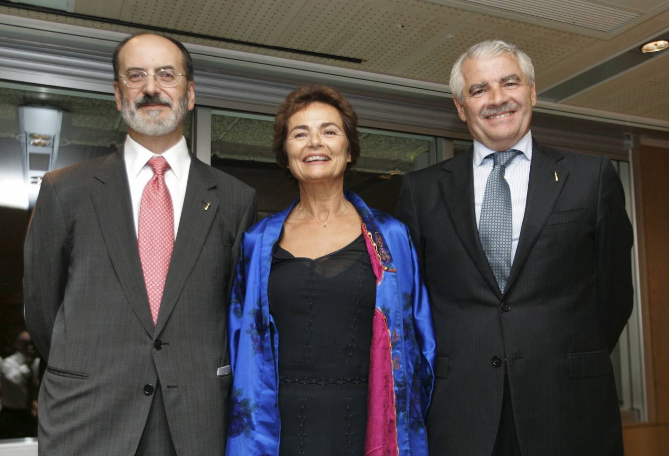 Emboques de Oro 2008, premios de la Casa de Cantabria, en Madrid. Los premiados, José Luis Casado Soto, Esperanza Botella y Francisco Pernía