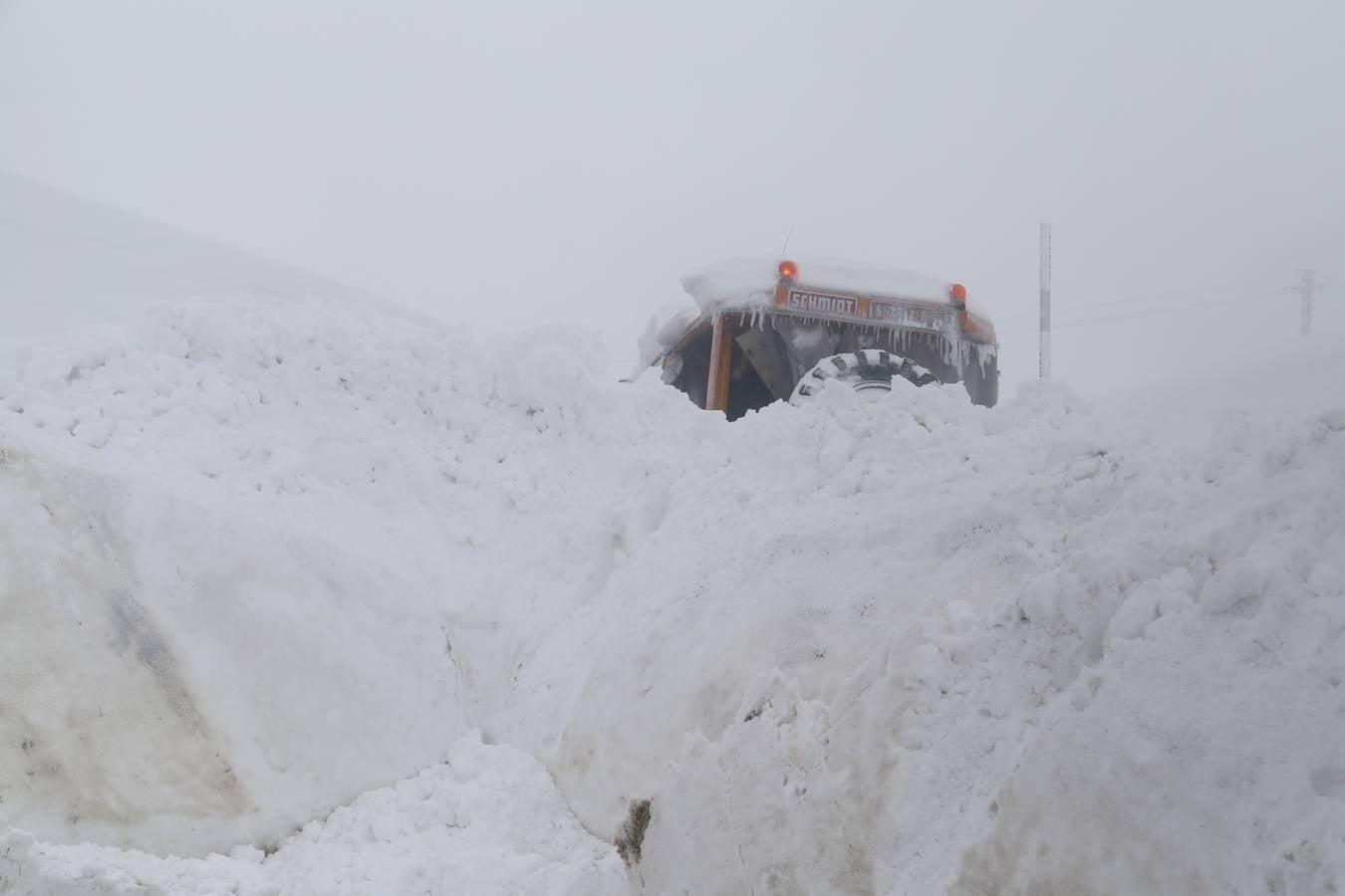 Cuatro metros de nieve en el Escudo