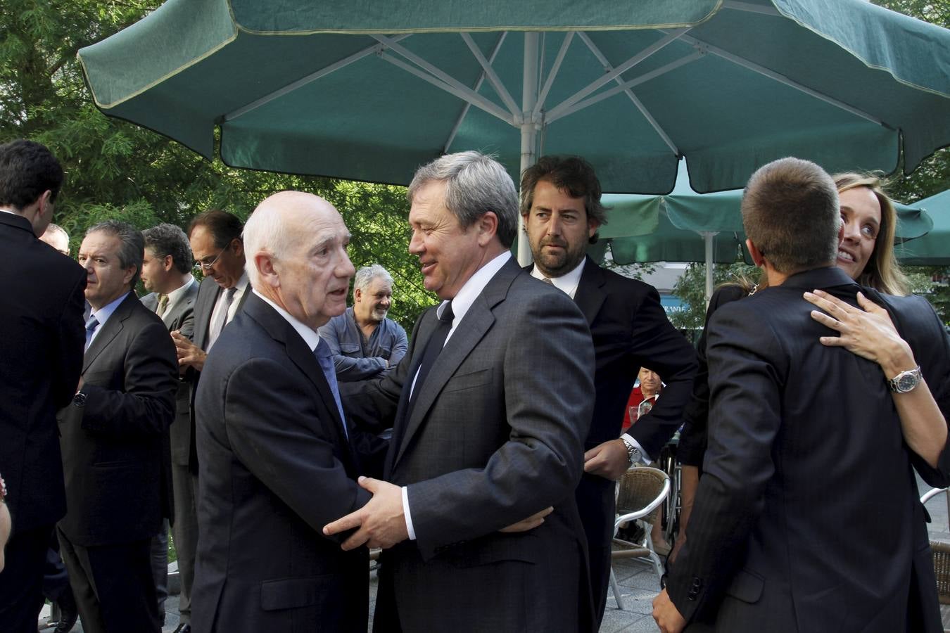 Multitudinario adiós a Armando Álvarez