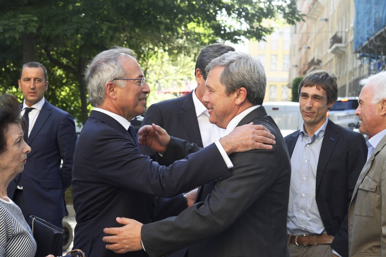 Multitudinario adiós a Armando Álvarez