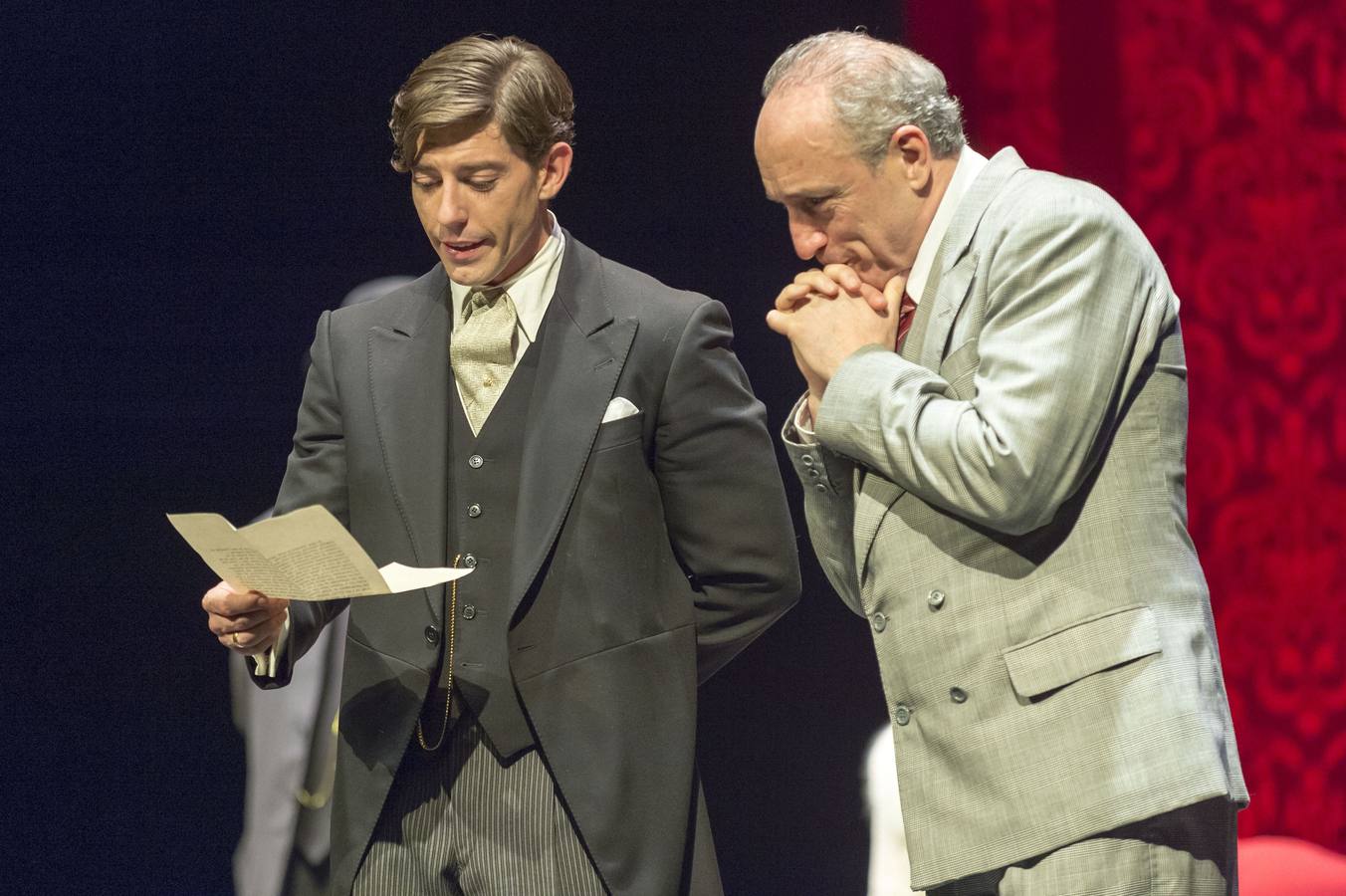 Adrián Lastra y Roberto Álvarez protagonizan 'El discurso del Rey'.