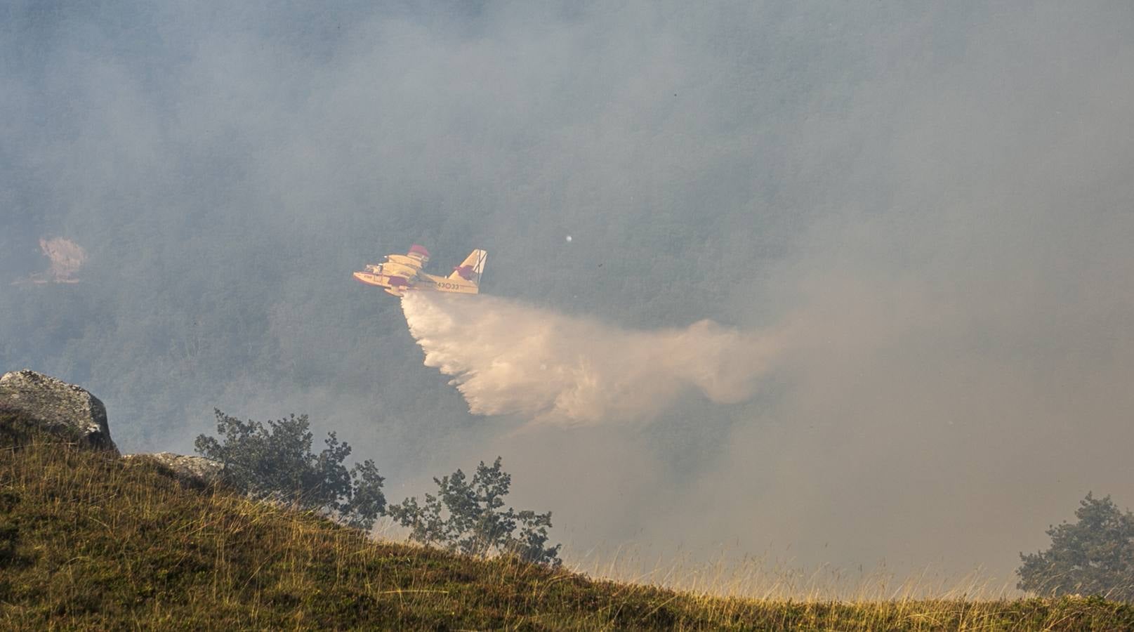 Segunda jornada de lucha contra el fuego