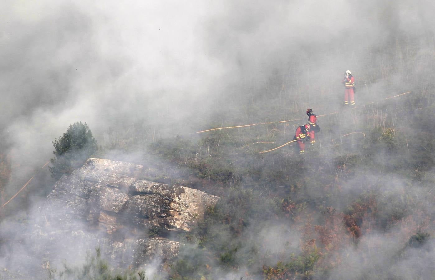 Segunda jornada de lucha contra el fuego