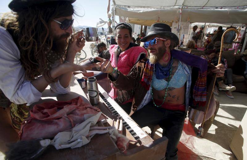 El Carnaval de los Espejos