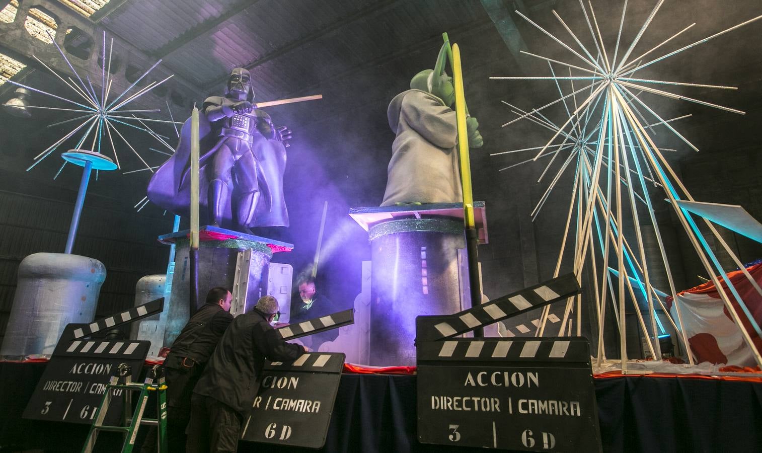 Así se preparan las carrozas para la cabalgata de Santander