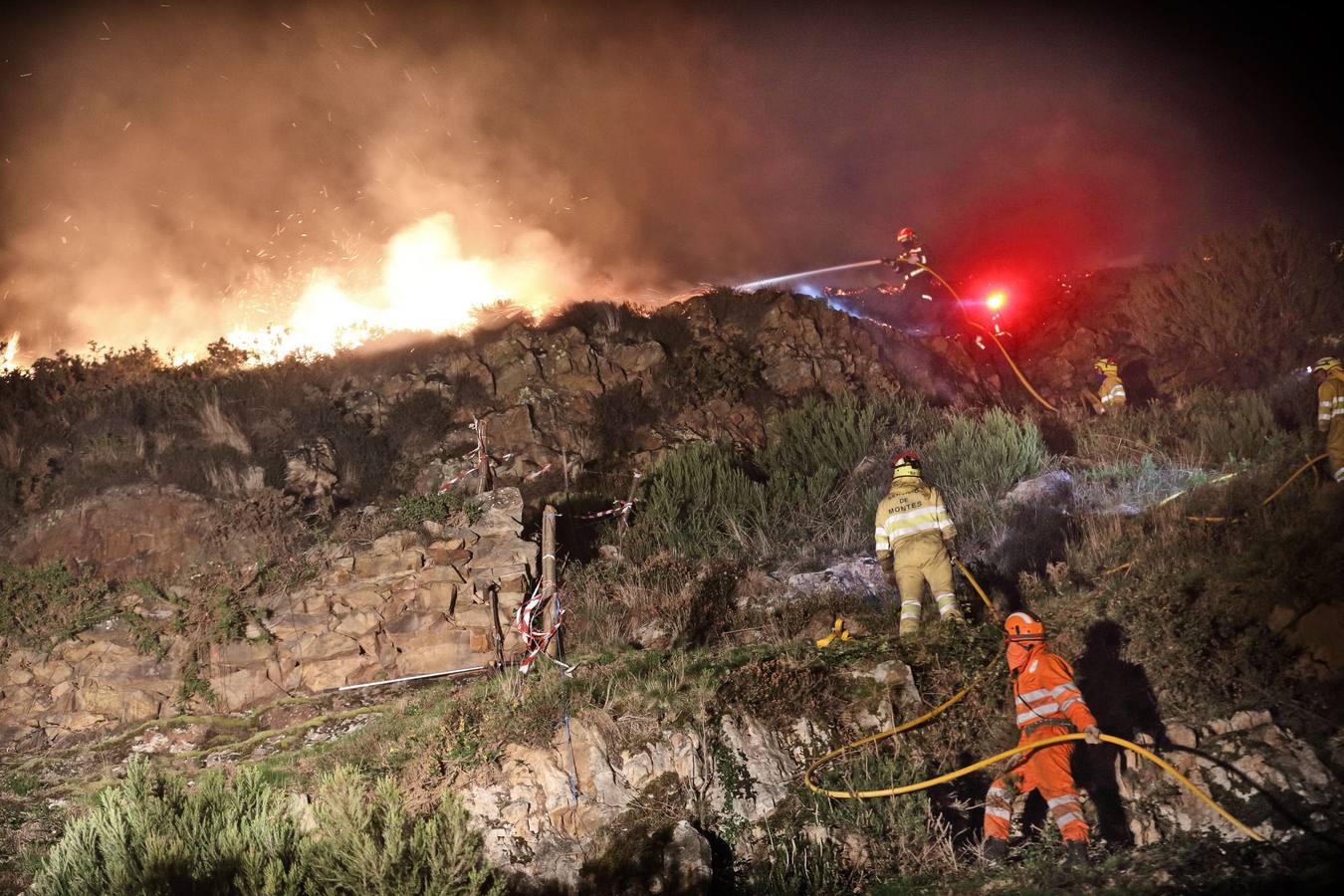 Incendio forestal en Bárcena Mayor