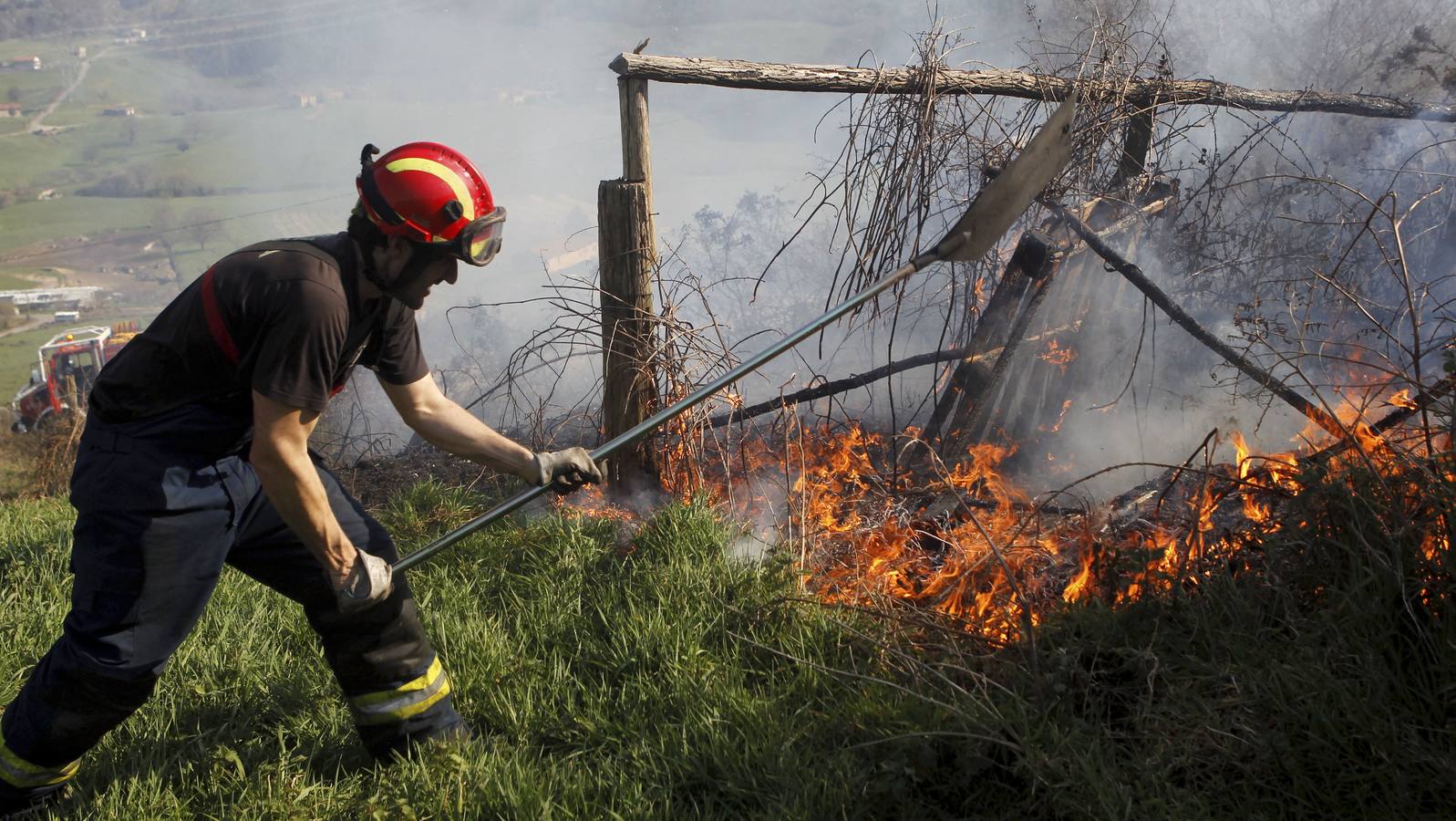 Incendio forestal en Riotuerto