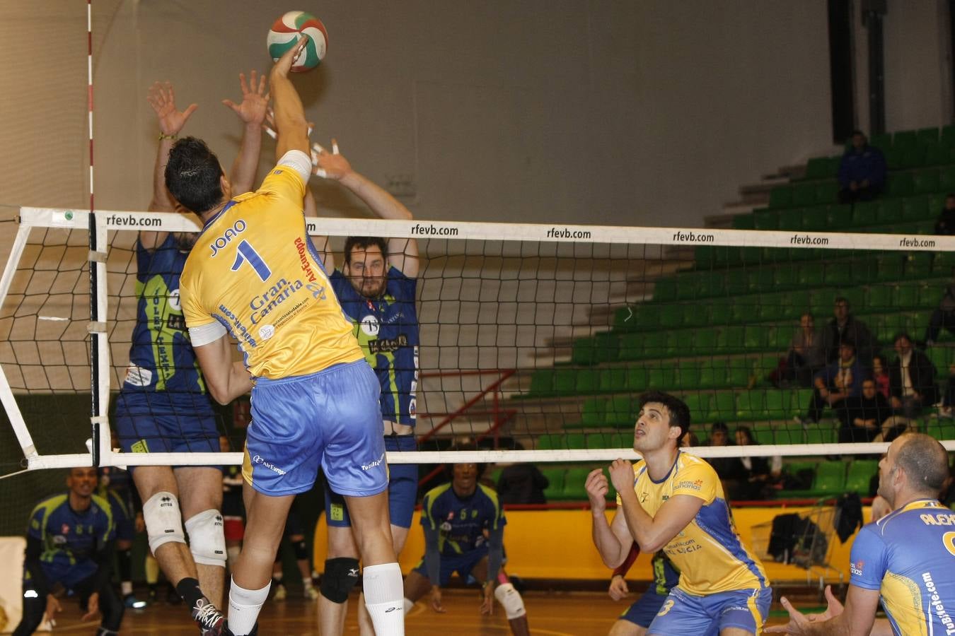 Textil Santanderina 3 - 2 Vecindarios de Gran Canaria