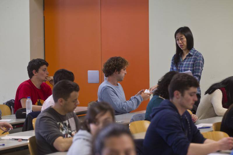 Multitudinario examen de inglés en las facultades de Derecho y Económicas