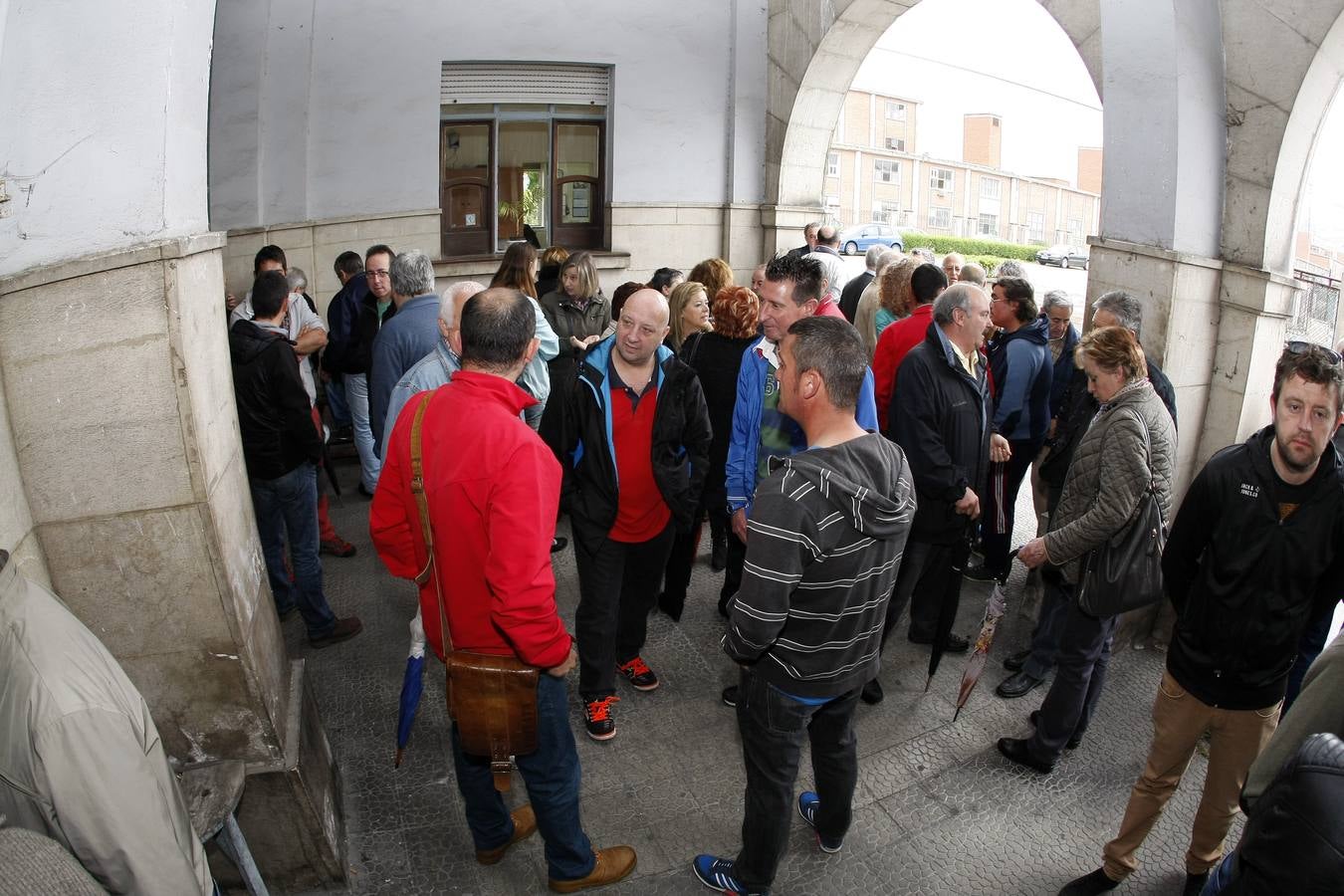 Concentración y asamblea de Sniace