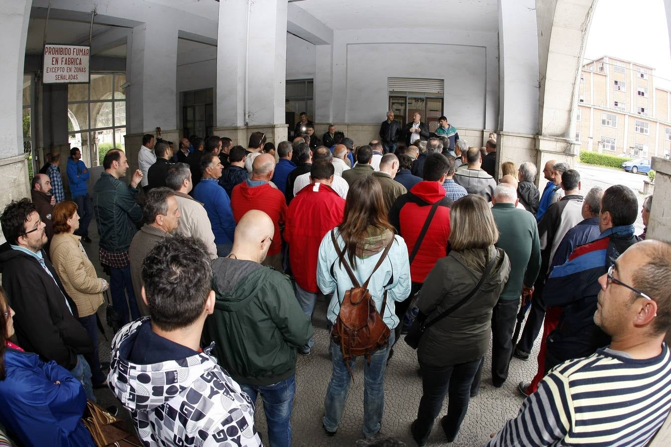Concentración y asamblea de Sniace