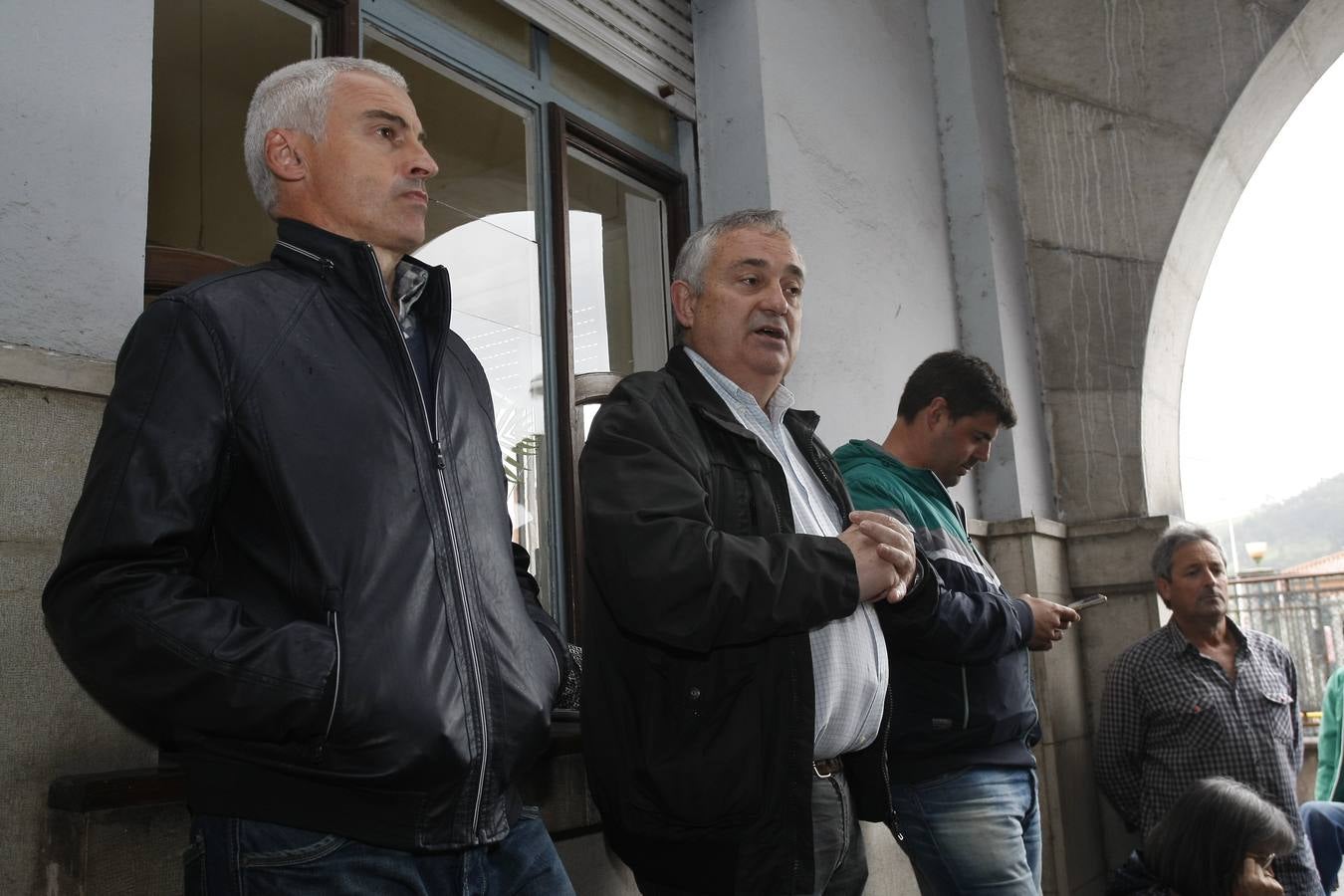Concentración y asamblea de Sniace