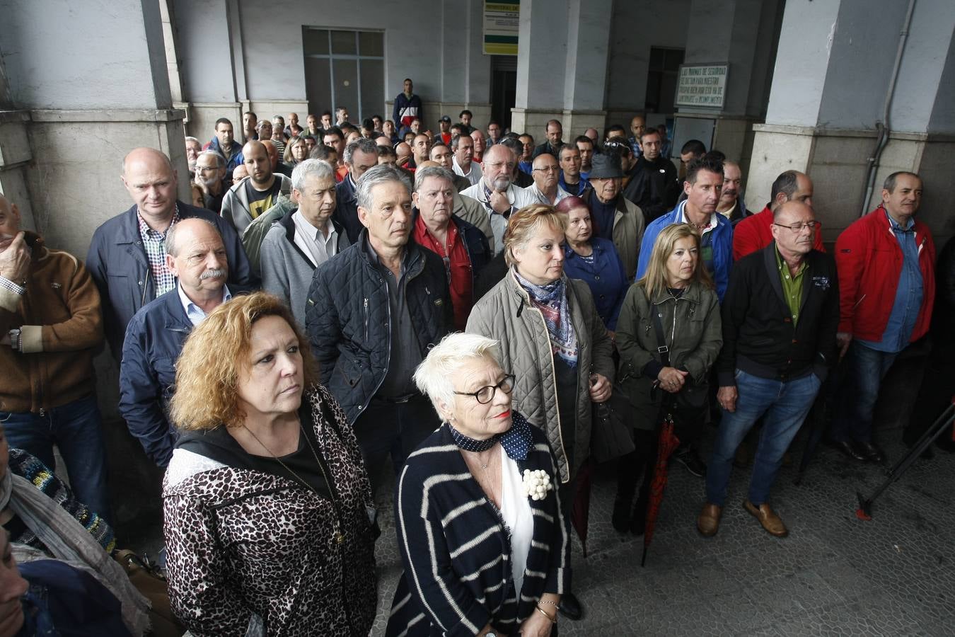 Concentración y asamblea de Sniace