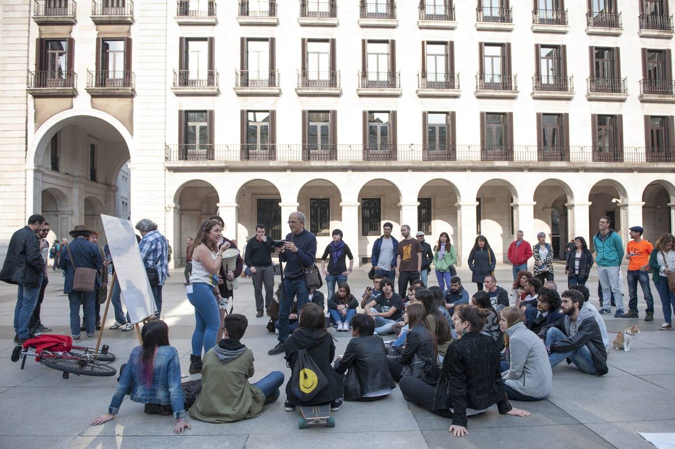 La porticada vuelve a gritar &#039;¡Sí se puede!&#039;