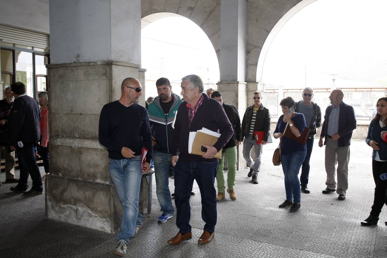 Sniace se &quot;reinventa&quot; con la firma de un acuerdo laboral que permitirá abrir la fábrica en dos meses