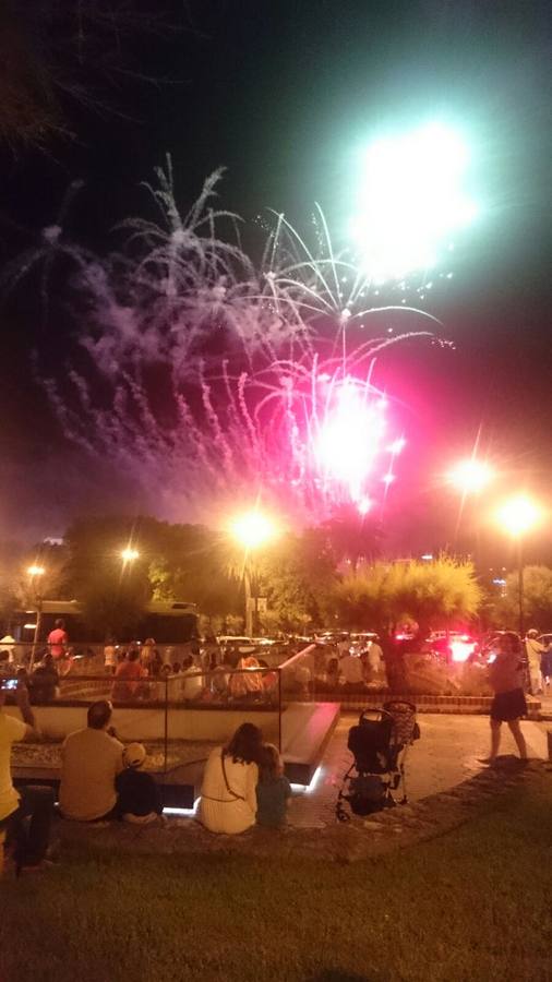 Fuegos artificiales en El Sardinero por las fiestas de Santiago