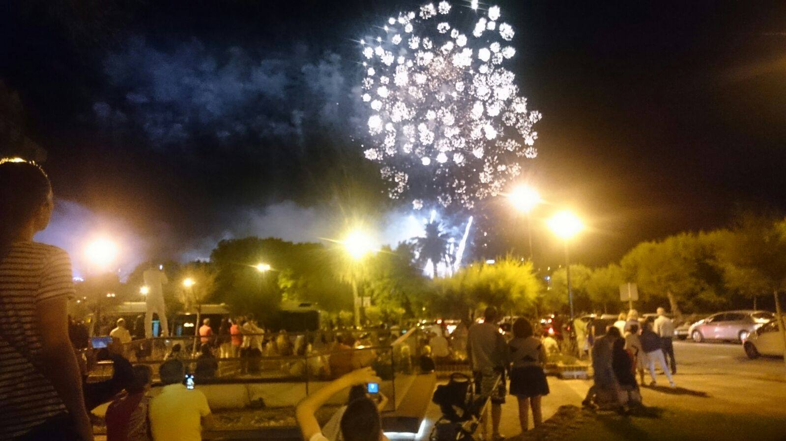 Fuegos artificiales en El Sardinero por las fiestas de Santiago