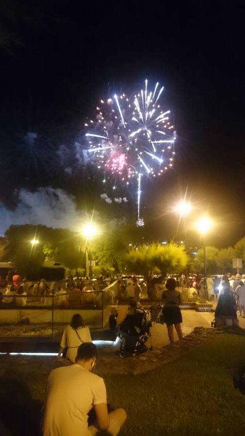 Fuegos artificiales en El Sardinero por las fiestas de Santiago