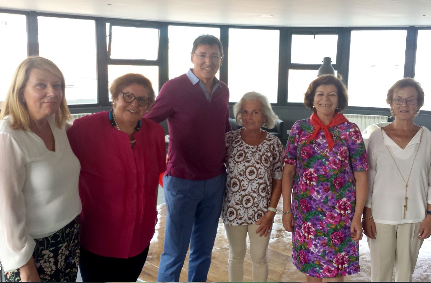 Luisa del Val, Nieves Bolado, Jorge Oliveira, Georgina Font, Pilar Bolado y Angela Alegría.