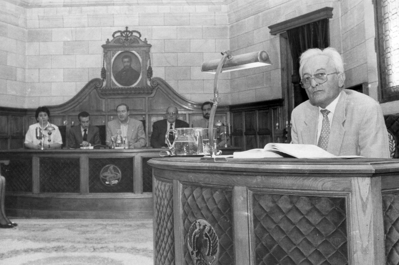 1995. En la Bibliotecta Menéndez Pelayo.