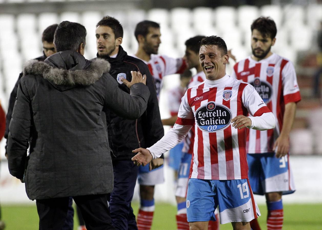 Jonathan Valle sonríe feliz tras la victoria del Lugo ante el Sabadell en noviembre de 2014.