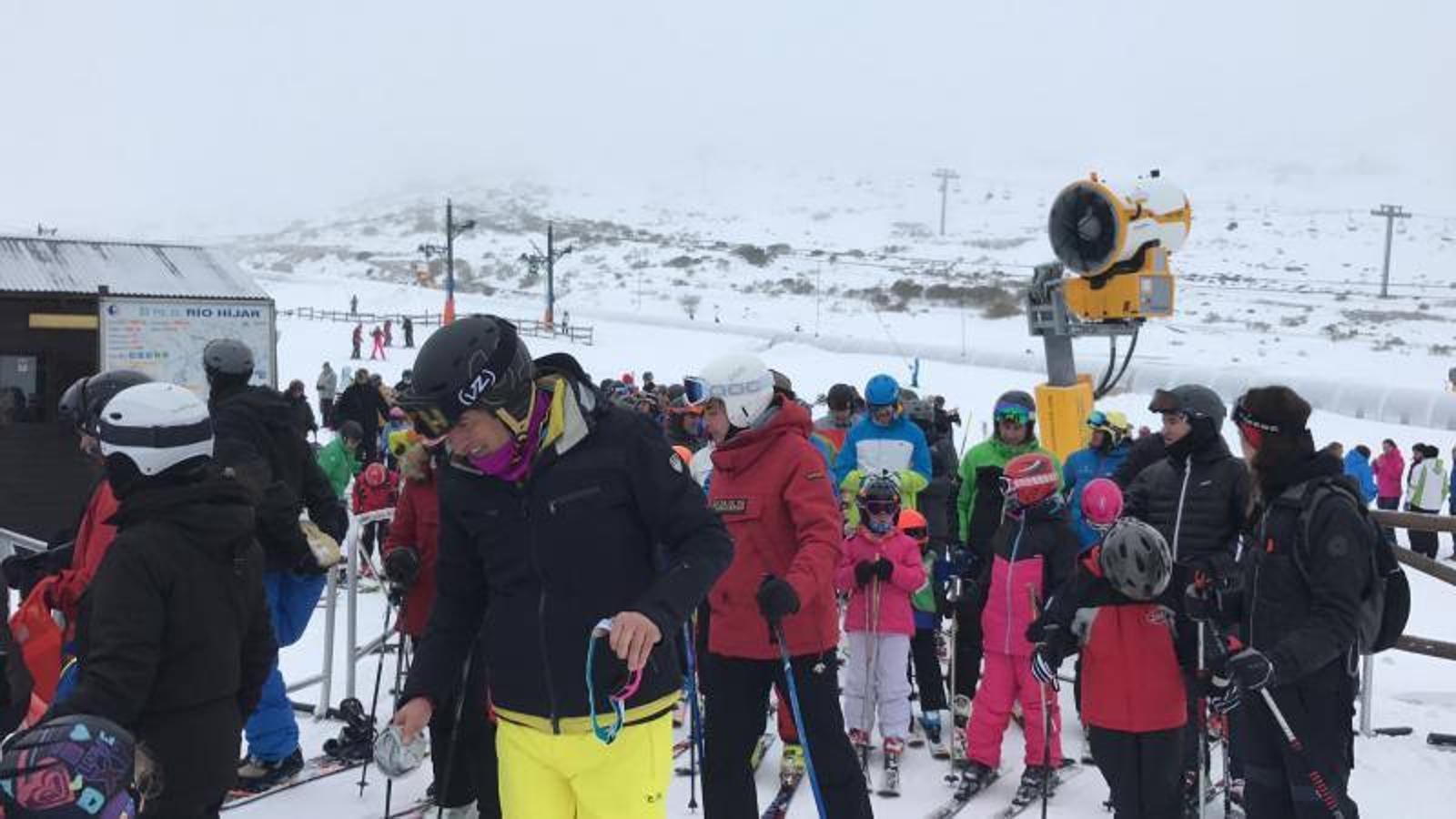 Buen ambiente en la estación de esquí de Alto Campoo