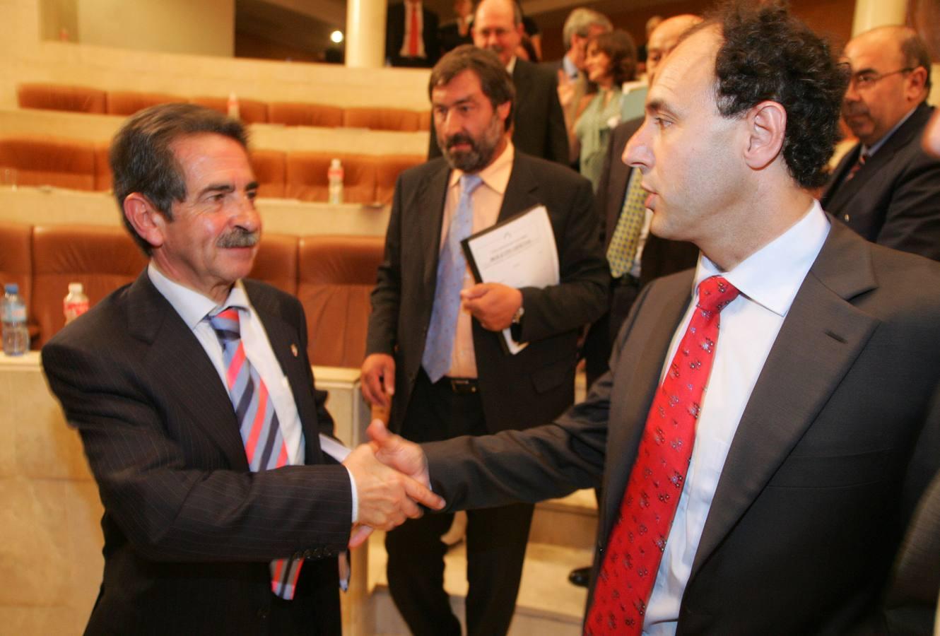 El acto de investidura de Miguel Ángel Revilla en el año 2007
