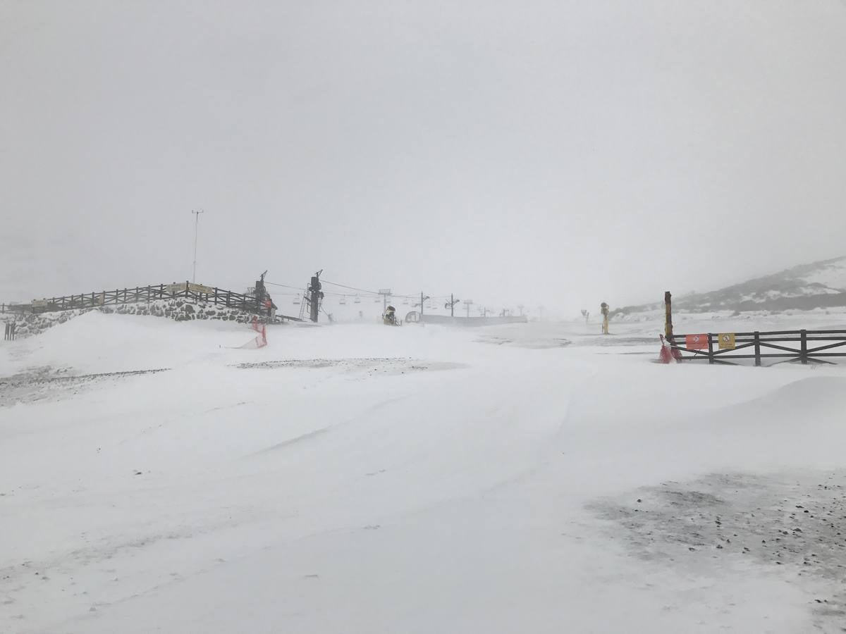 Máquinas quitanieves, esta mañana en Brañavieja