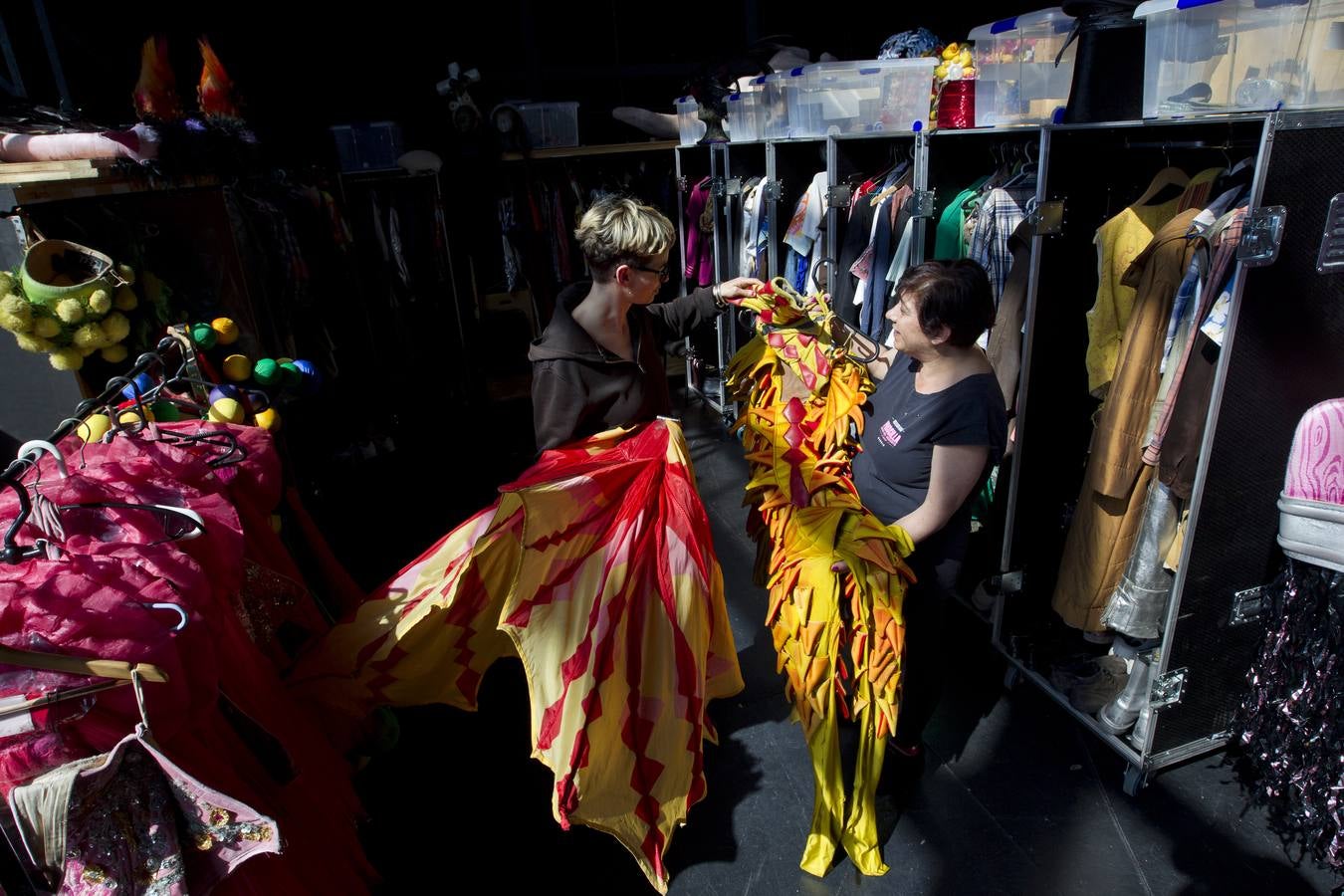 Ensayo y preparativos del musical Priscilla