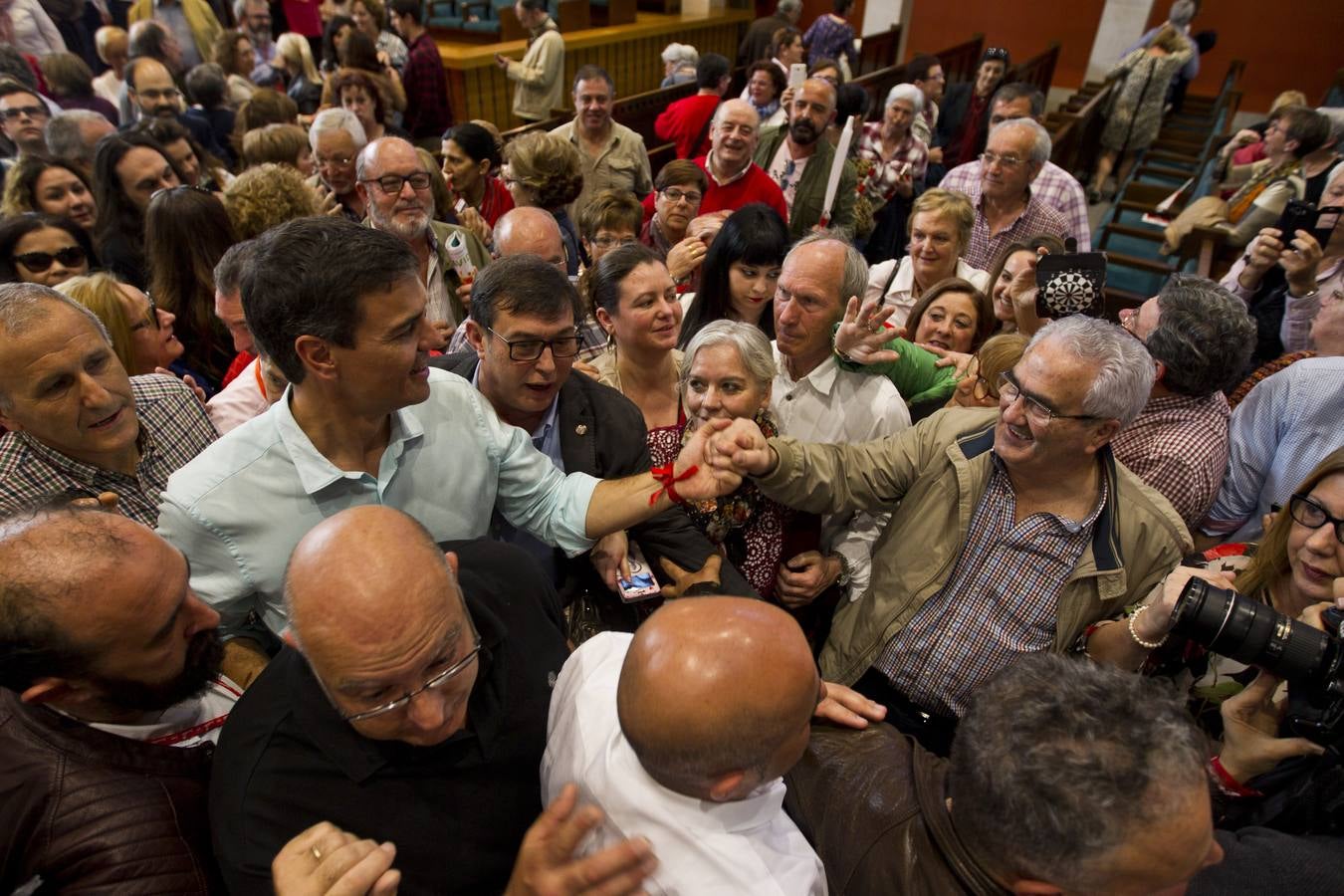 Mitin del PSOE con Pedro Sánchez, en el Paraninfo de la UC