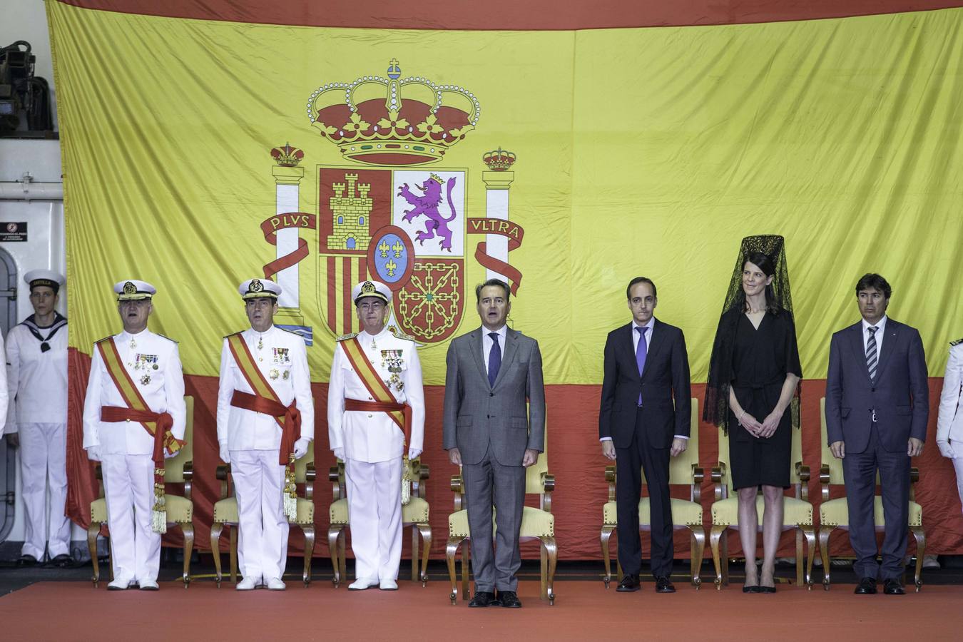 Entrega de la bandera de guerra al buque de la armada «Castilla», a cargo de Ruth Beitia