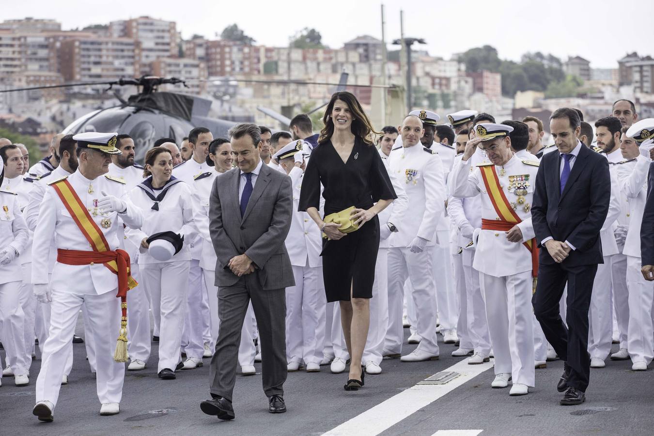 Entrega de la bandera de guerra al buque de la armada «Castilla», a cargo de Ruth Beitia