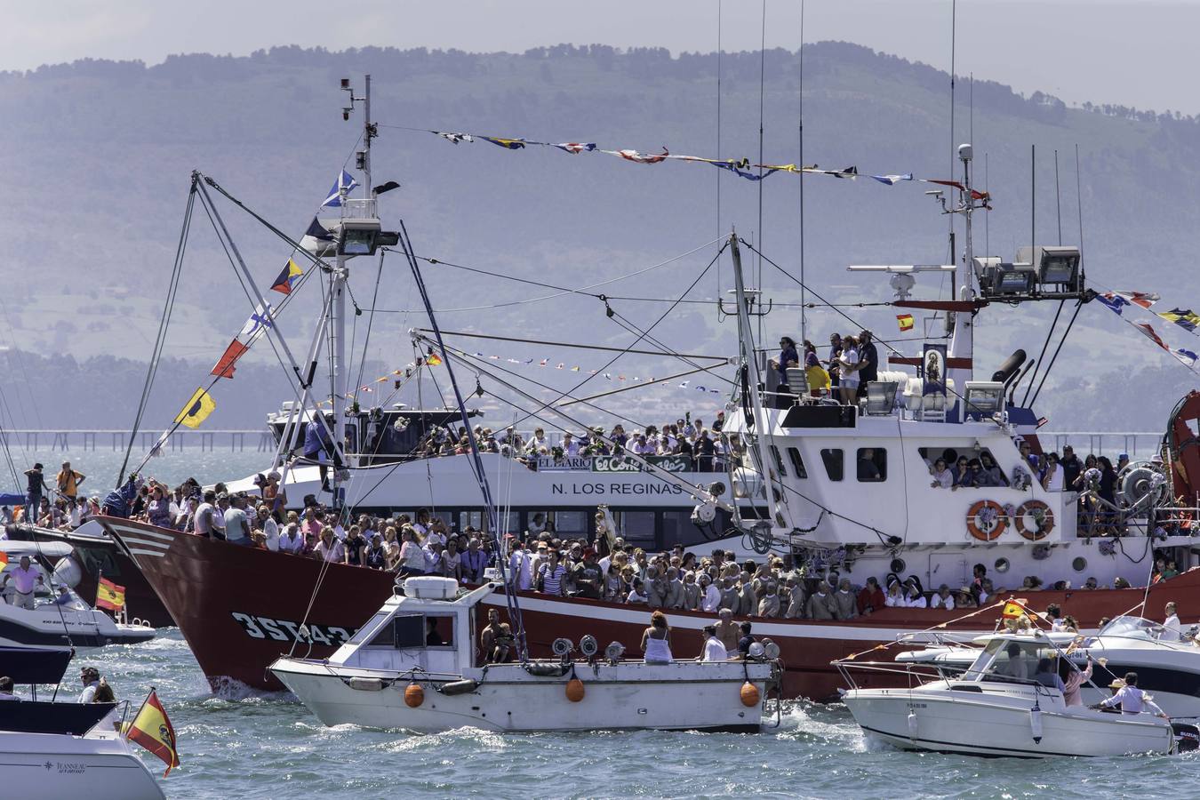 Los vecinos del Barrio Pesquero celebran las fiestas del Carmen