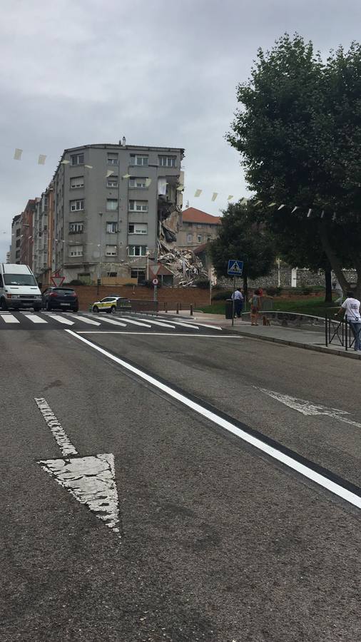 Se derrumba el edificio agrietado de la calle Sol