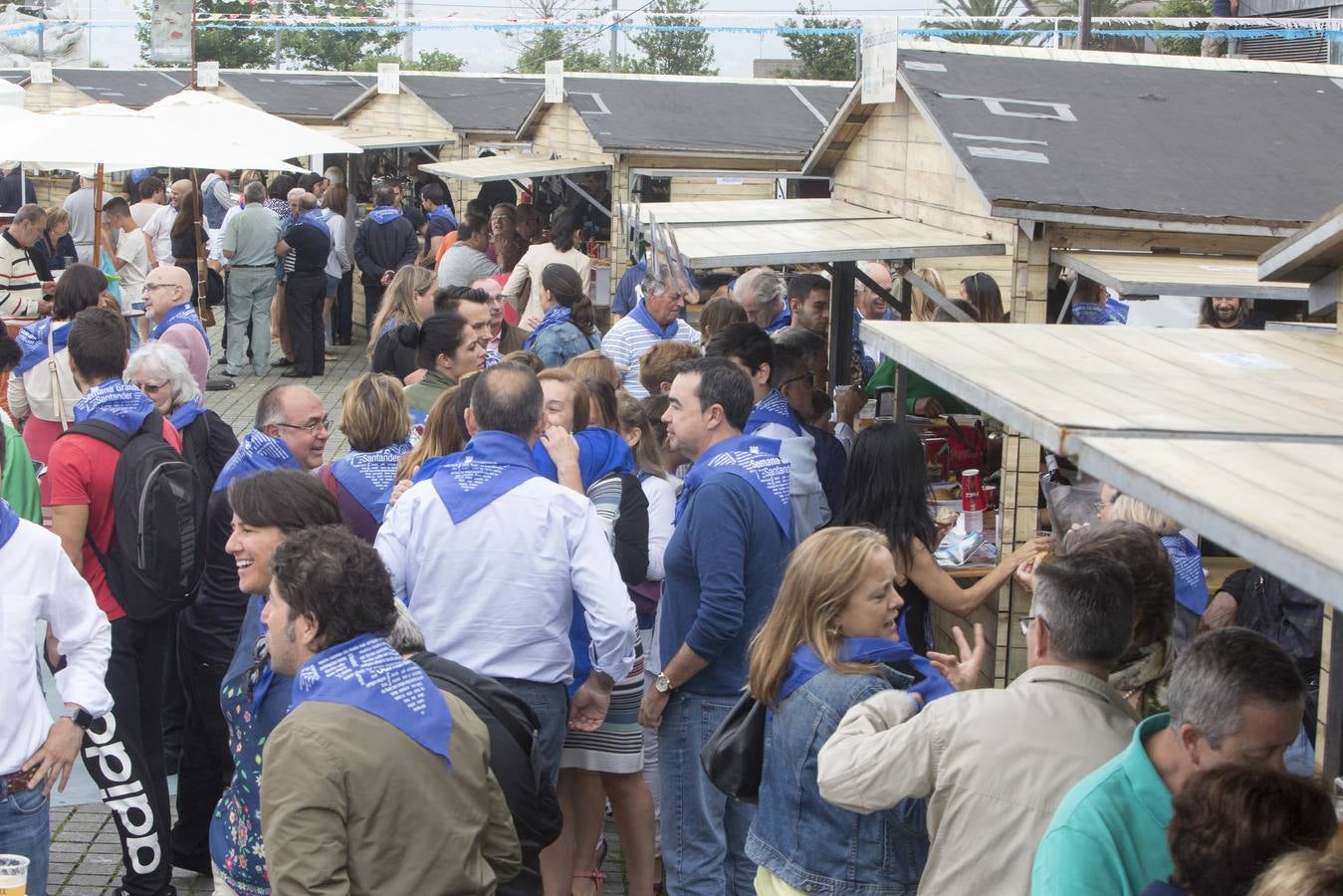 La apertura de las casetas, el chupinazo y el desfile forman parte de las fiestas de la Semana Grande de Santander