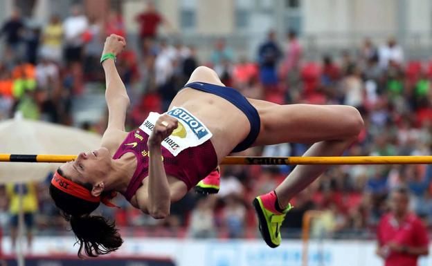 La atleta Ruth Beitia durante el salto de altura del Campeonato de España Absoluto de Atletismo el pasado 23 de julio