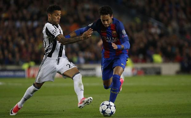 Neymar y Dani Alves.